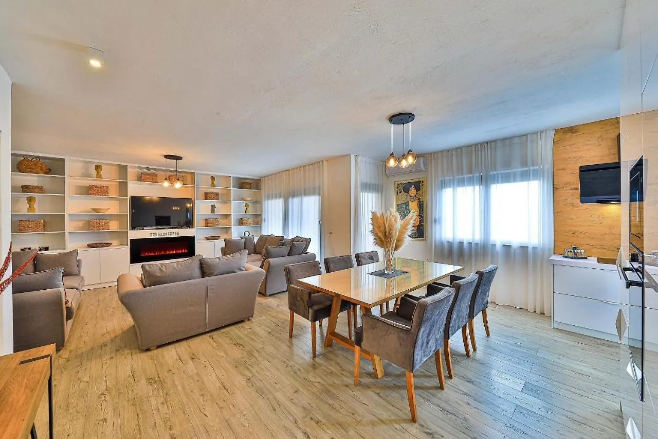 Villa Helios Kaštela 0*,  크로아티아